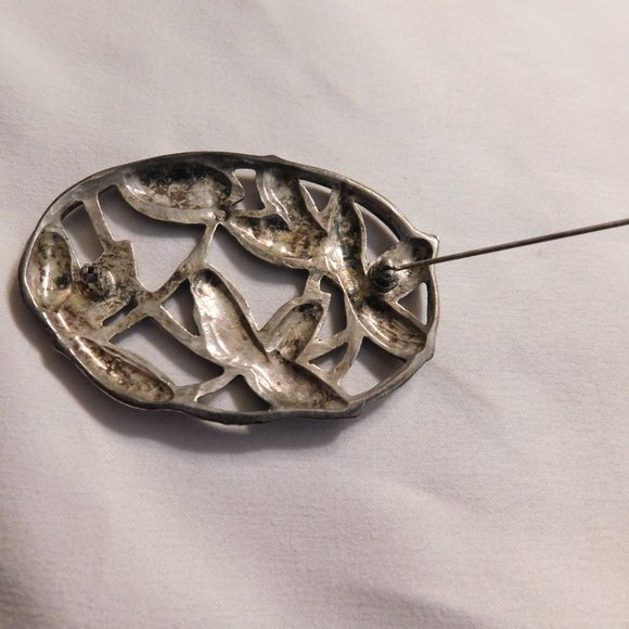 Vintage Oval Leaf Silver Tone Brooch Pin - Picture 3 of 4